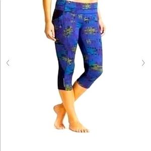 ATHLETA BE FREE camo Capri leggings